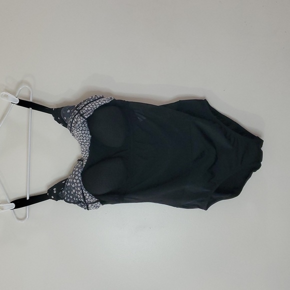 Le Cove Tank One-Piece Swim Suit Size 18 Black White Floral Dress Overlay - Picture 7 of 12